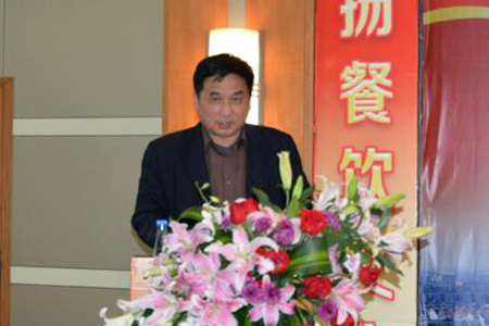省烹饪协会秘书长李正宏致辞.