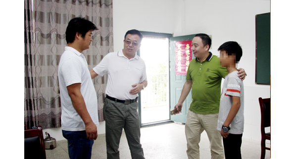 省烹饪协会副秘书长孙红旗赴肥西县紫蓬镇新农村开展结对助学活动
